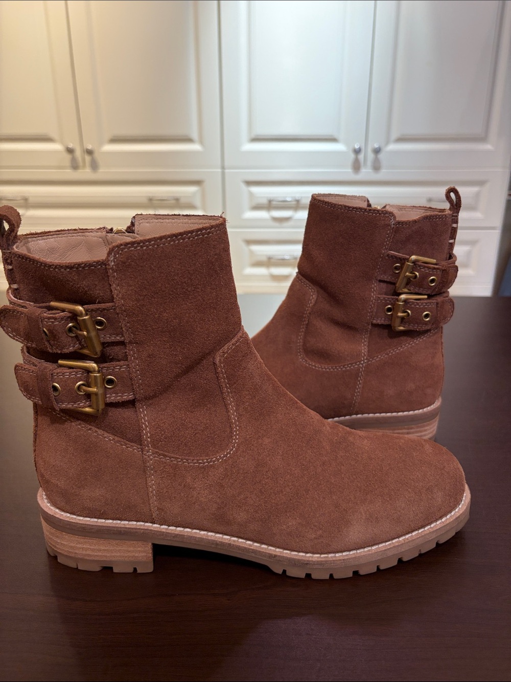 Boden like new ankle boot brown suede